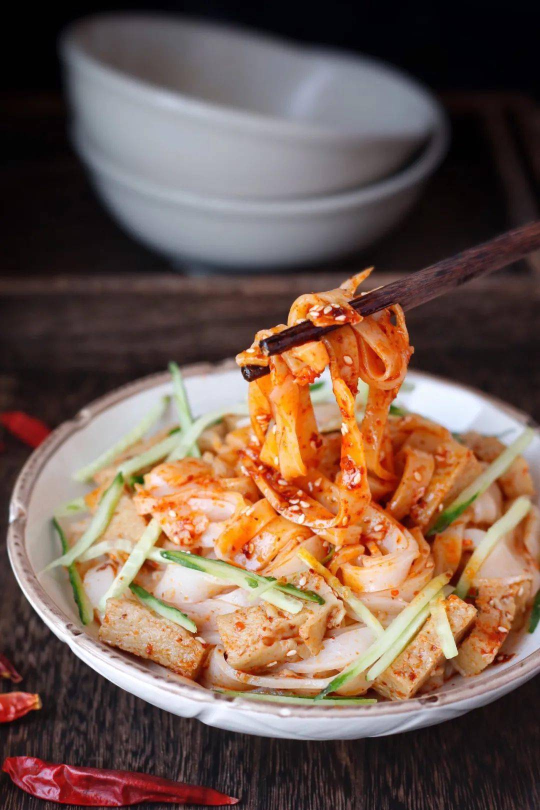 在家自制涼皮，簡單又干凈，看著都流口水